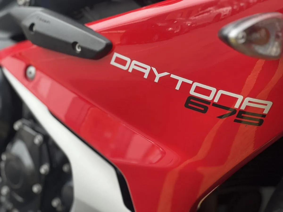 2015 Triumph Daytona 675 - Image 4