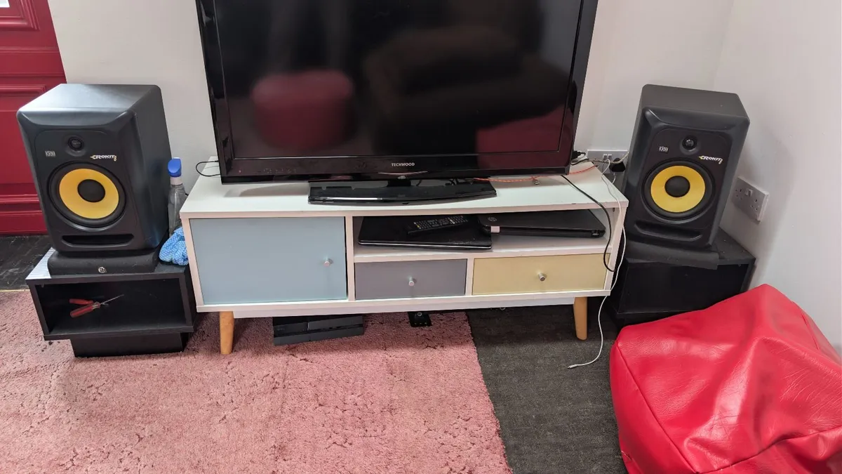 Two Rokkit 8 g3 studio monitors