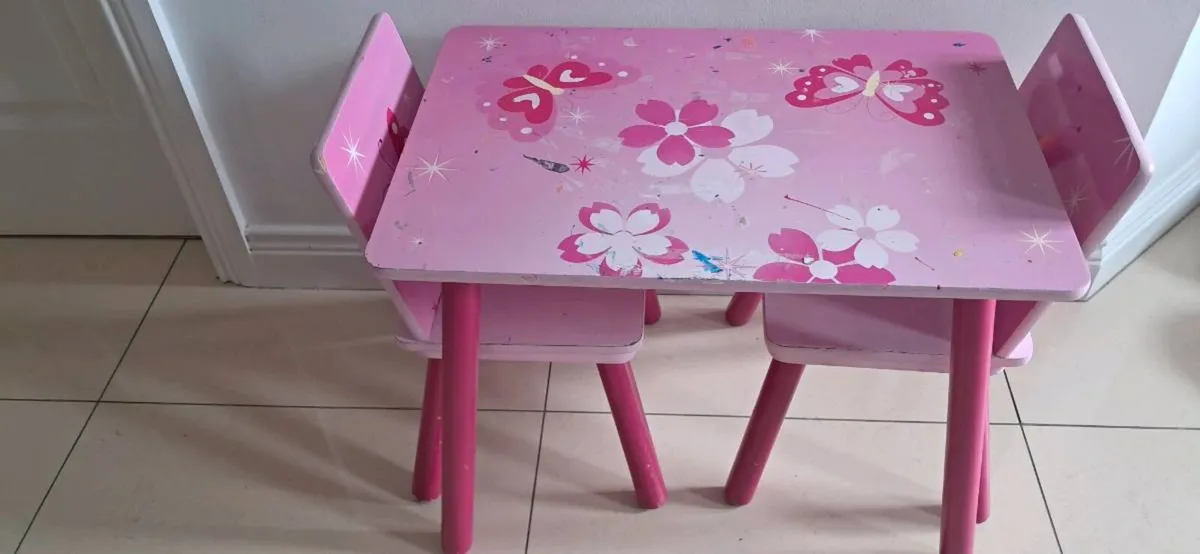 Kids Table & Chairs