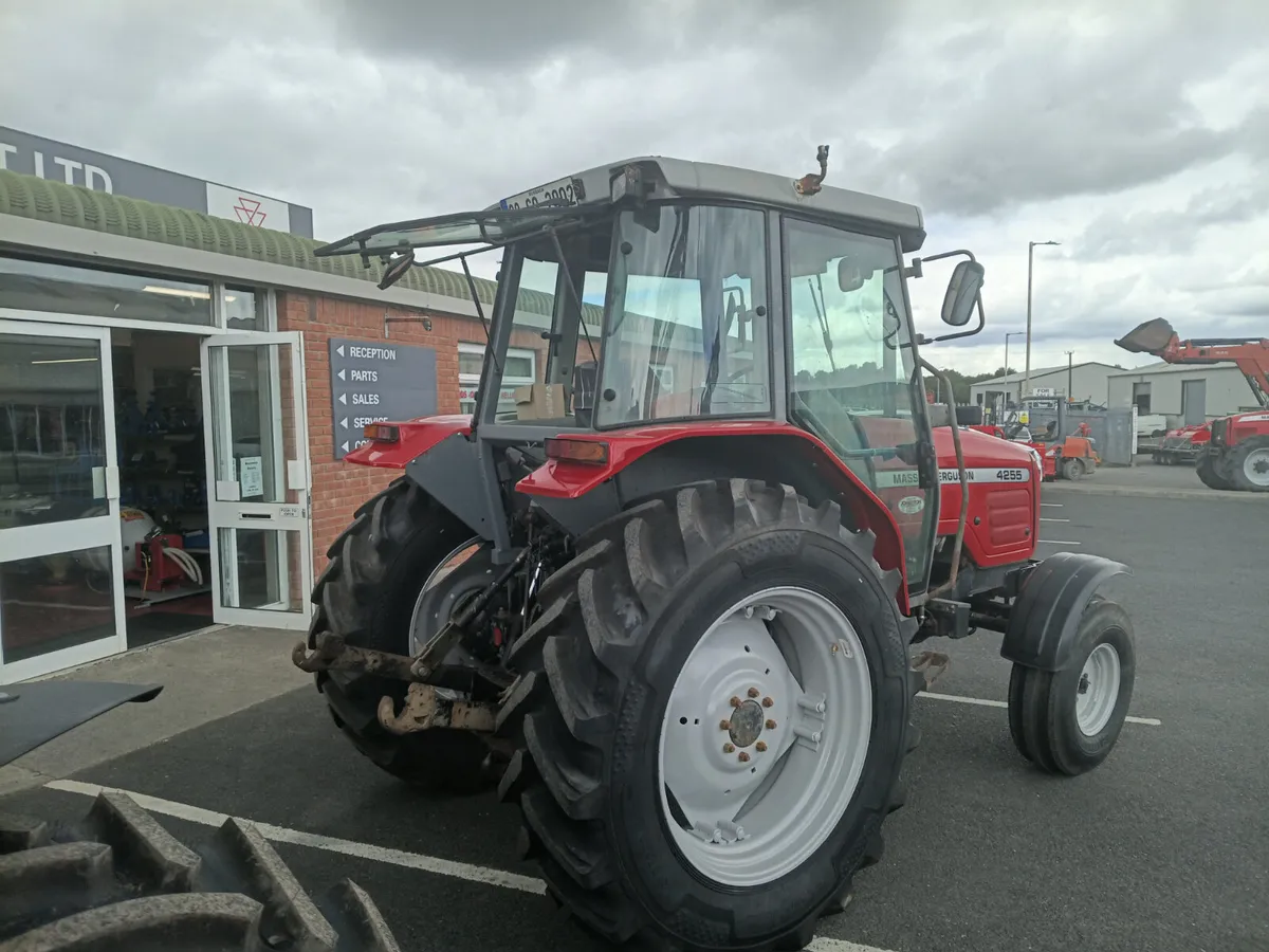 Massey Ferguson 4255 only 2500hrs - Image 3