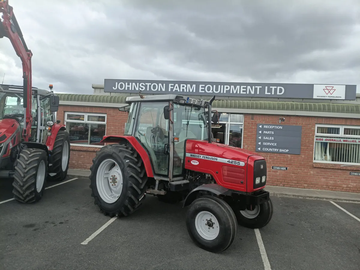 Massey Ferguson 4255 only 2500hrs - Image 1