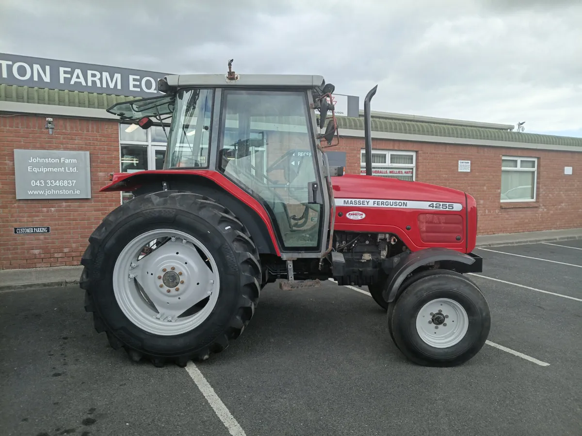 Massey Ferguson 4255 only 2500hrs - Image 2