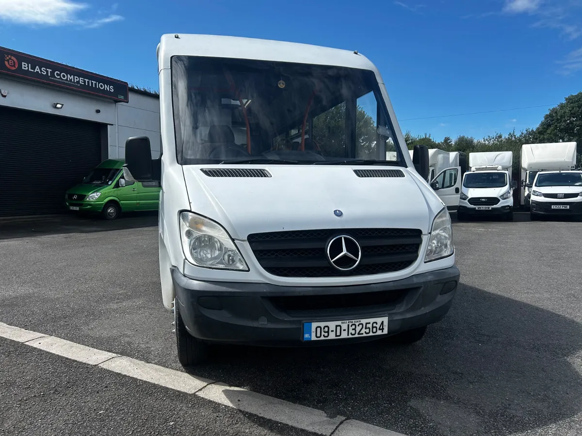 2009 Mercedes-Benz Sprinter 16 seater mini bus - Image 3