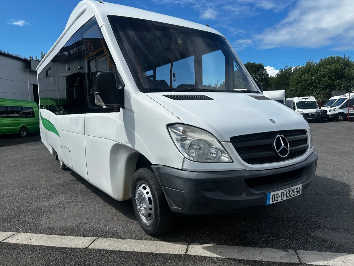 2009 Mercedes-Benz Sprinter 16 seater mini bus - Image 2