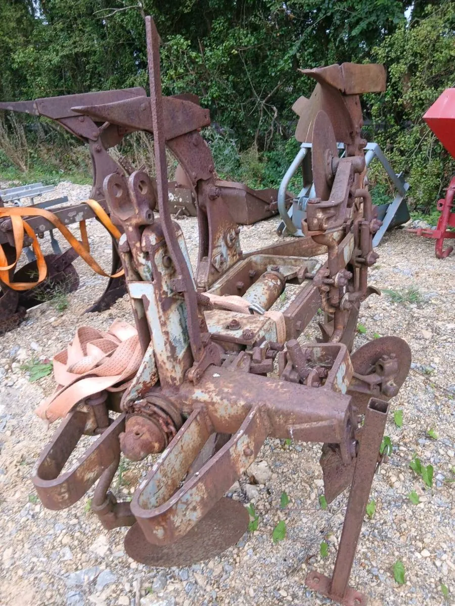 Ferguson reversible plough - Image 3