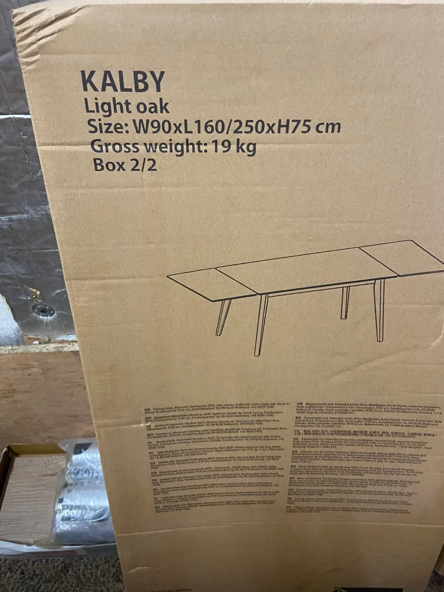 Kitchen chairs and table - Image 4