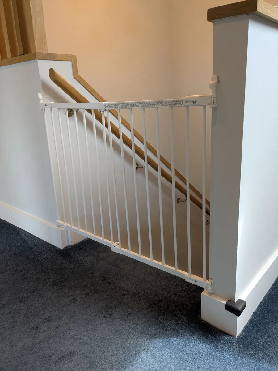 BabyDan EBBA Safety Gate - Image 1