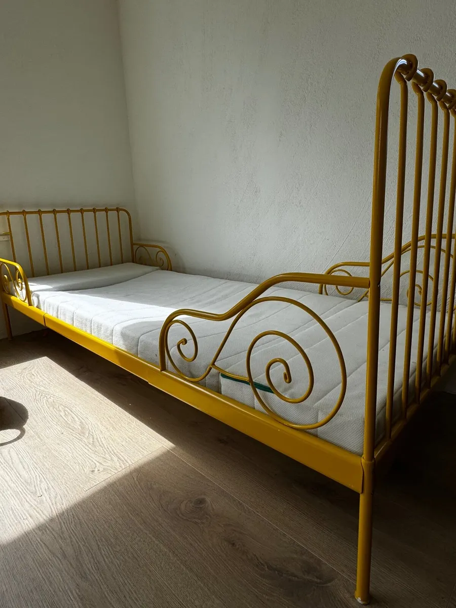 Extendable Kids/Toddler Bed - Image 2