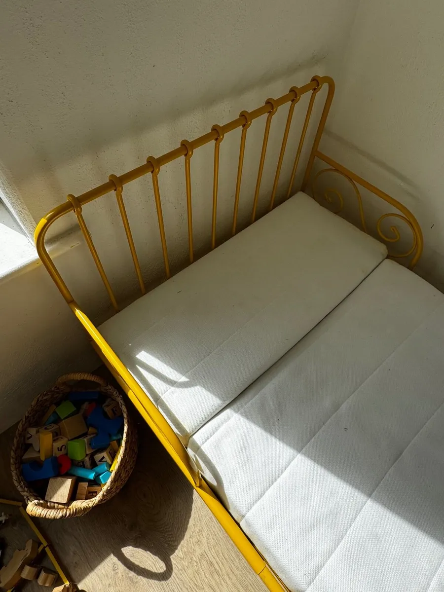 Extendable Kids/Toddler Bed - Image 3