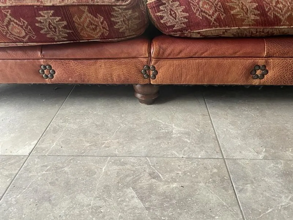 Couch - Image 2