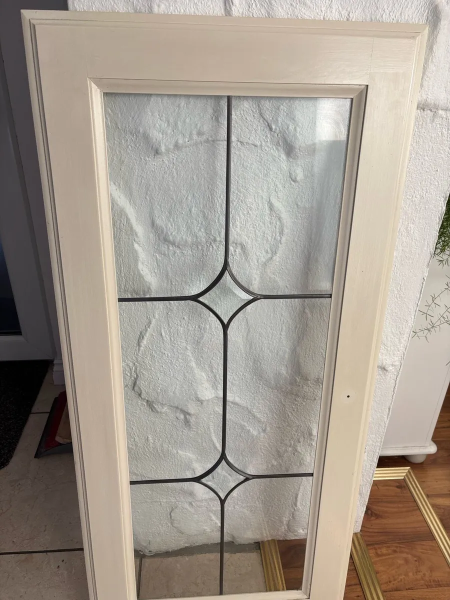 Kitchen cabinet doors glazed - Image 1