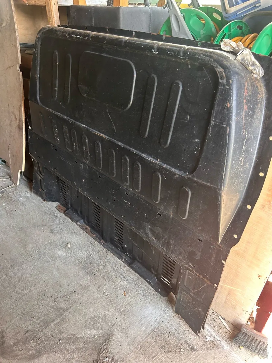 Bulkhead ford transit mk7