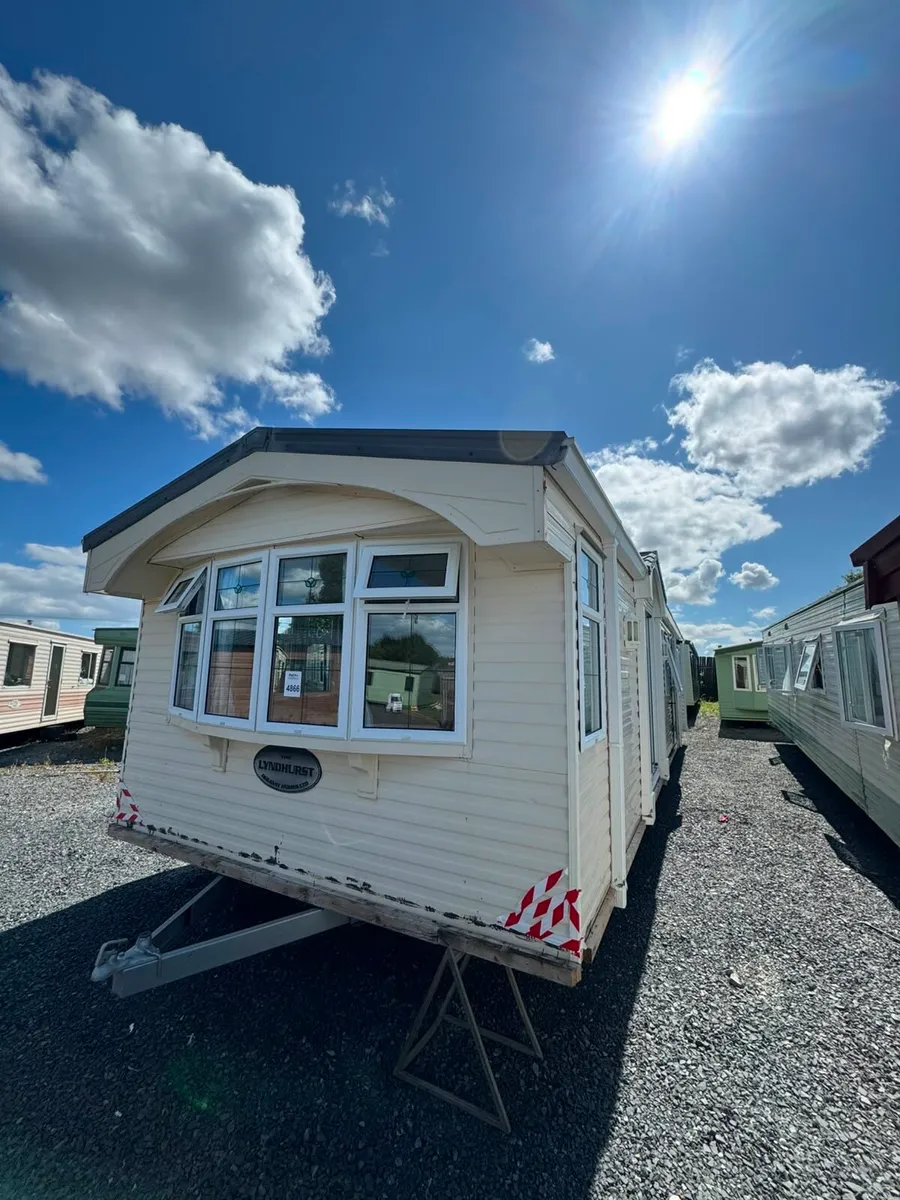 Willerby Lyndhurst 38x12 - Image 1