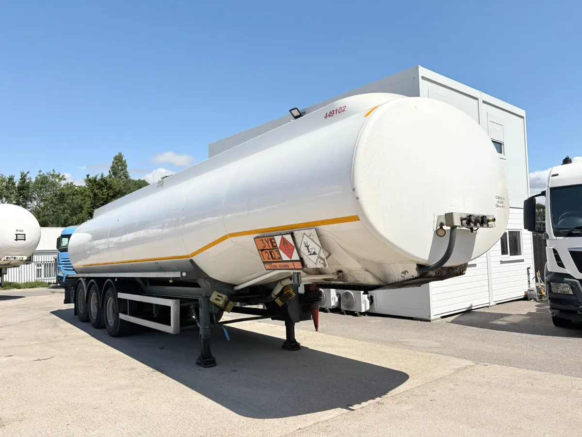 COBO 42000 LITRE FUEL TANKER - Image 1