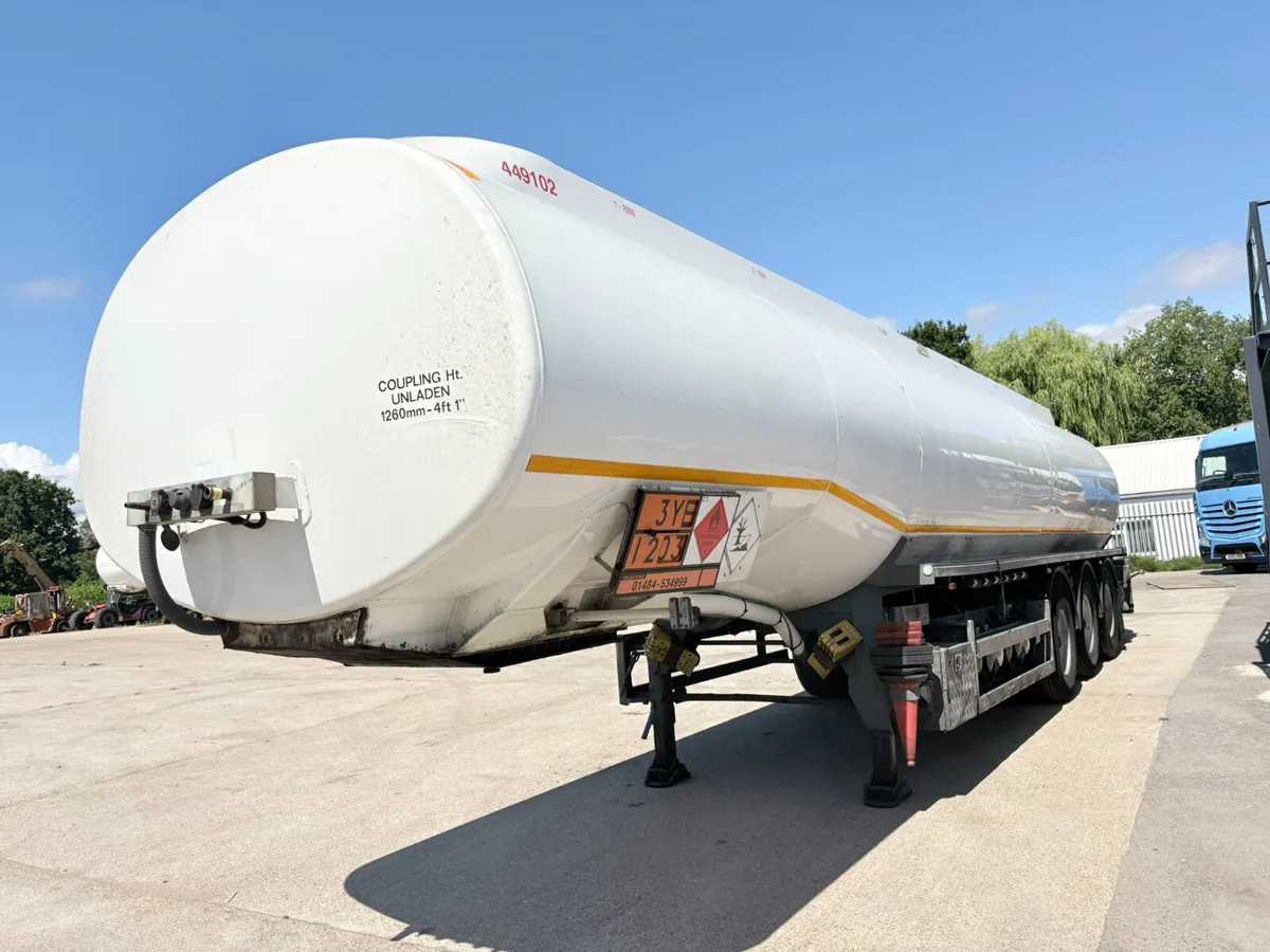 COBO 42000 LITRE FUEL TANKER - Image 4