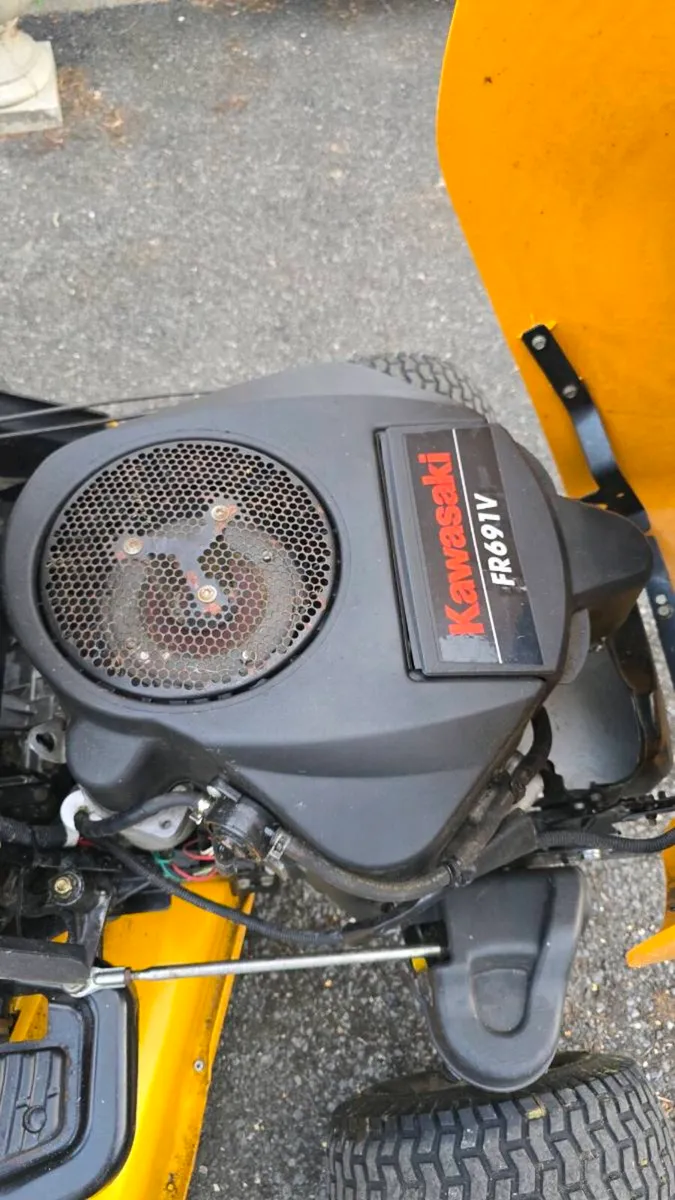 23HP  Zero Turn - Image 3