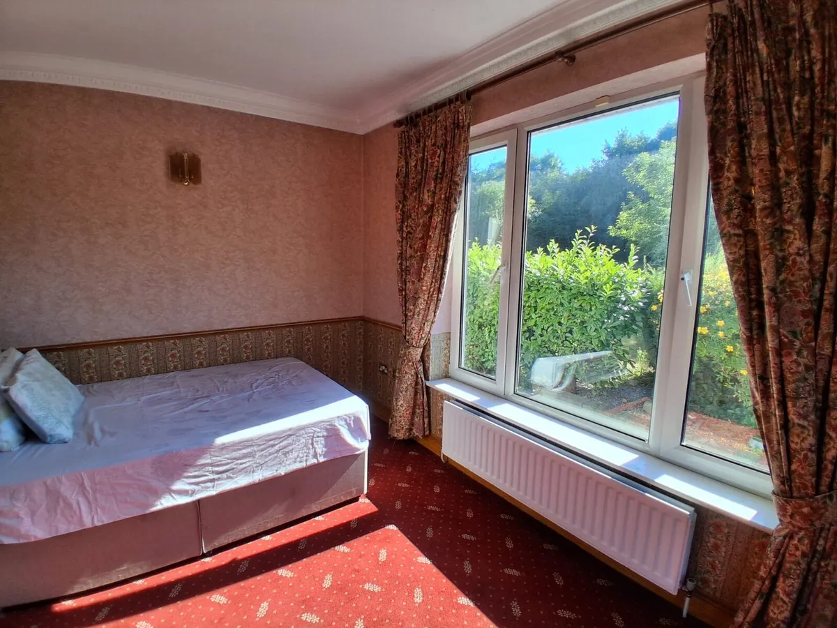 Rooms for rent in House Dublin 18 double ensuite - Image 1