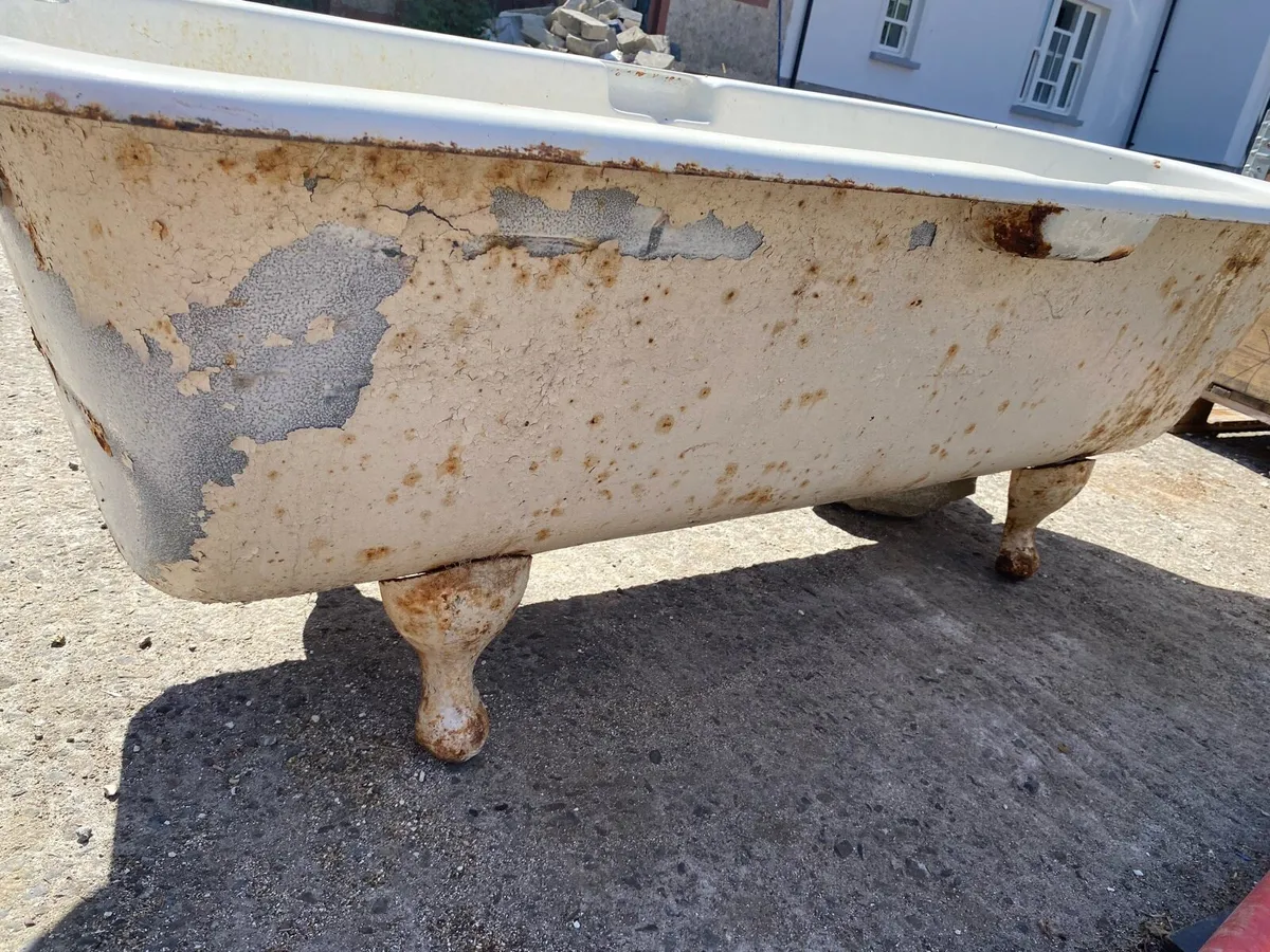 Cast iron bath - Image 2