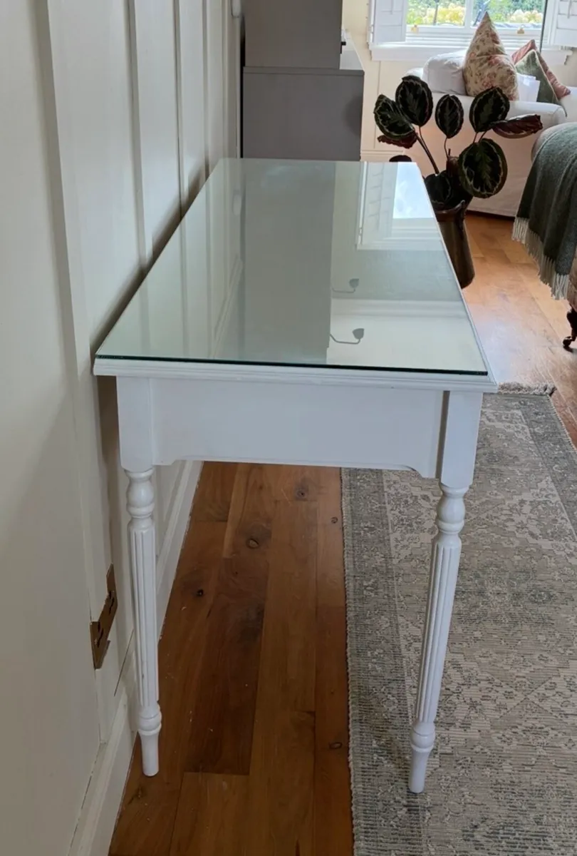 French style white console/hall desk - glass top. - Image 3