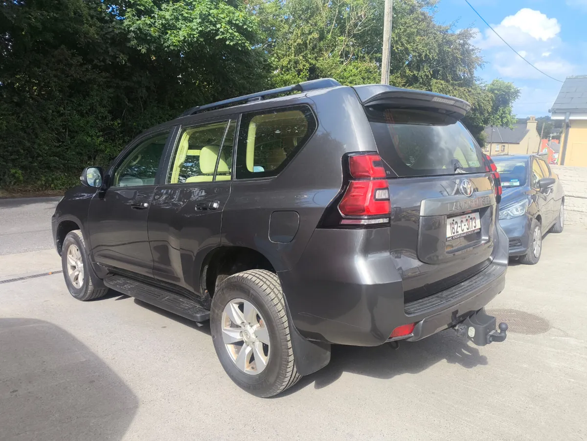 Toyota Land Cruiser business  2018 - Image 4