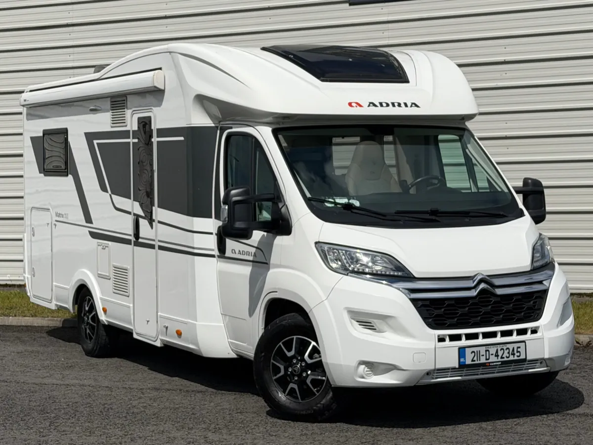 2021 Adria Matrix 640 DC *LowKMS - Image 2