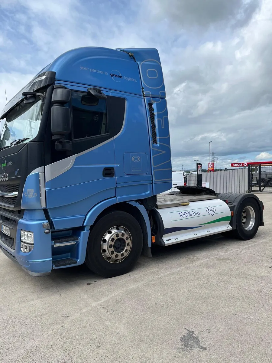 2019 Iveco Stralis AS440 4x2 - Image 2