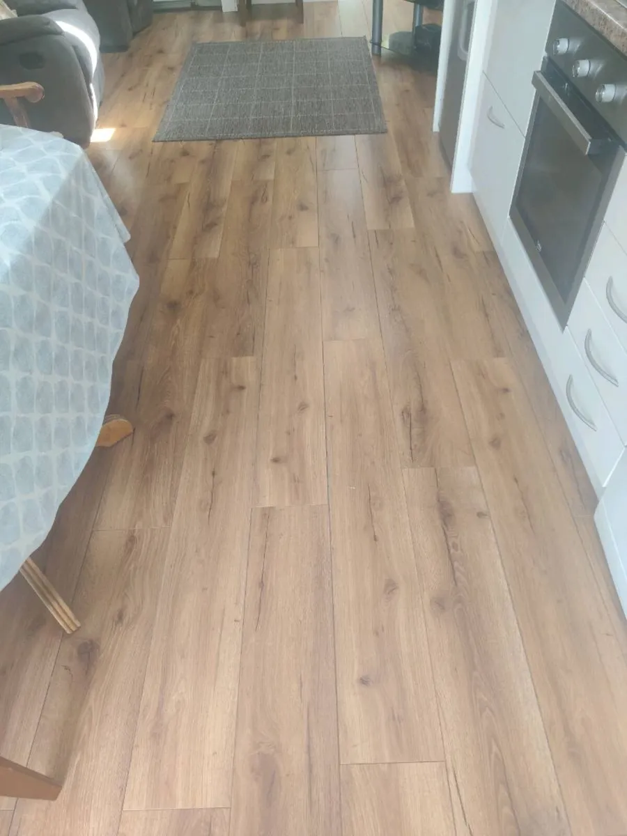 Laminate flooring - Image 1