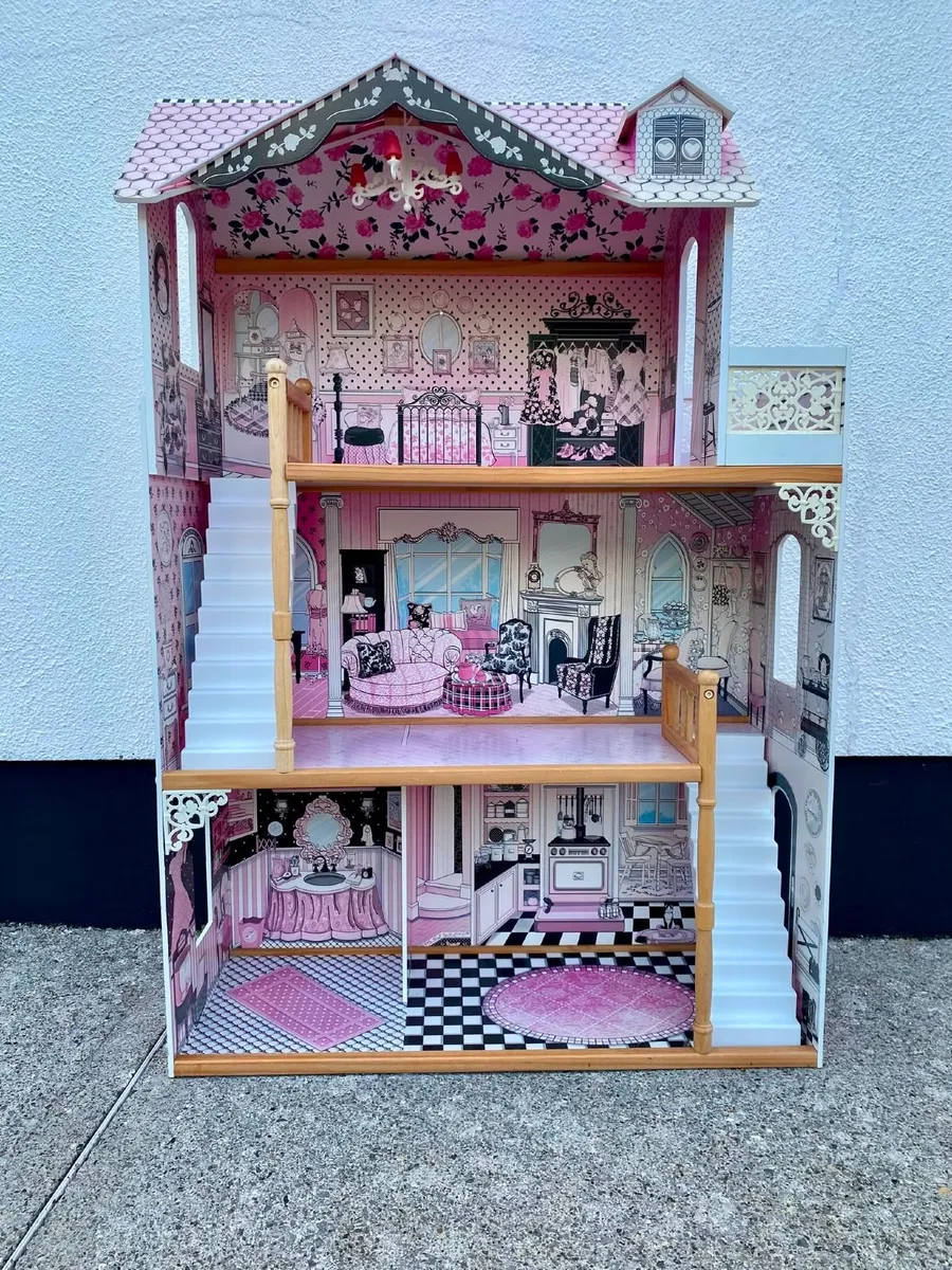 Wooden dolls house - Image 1