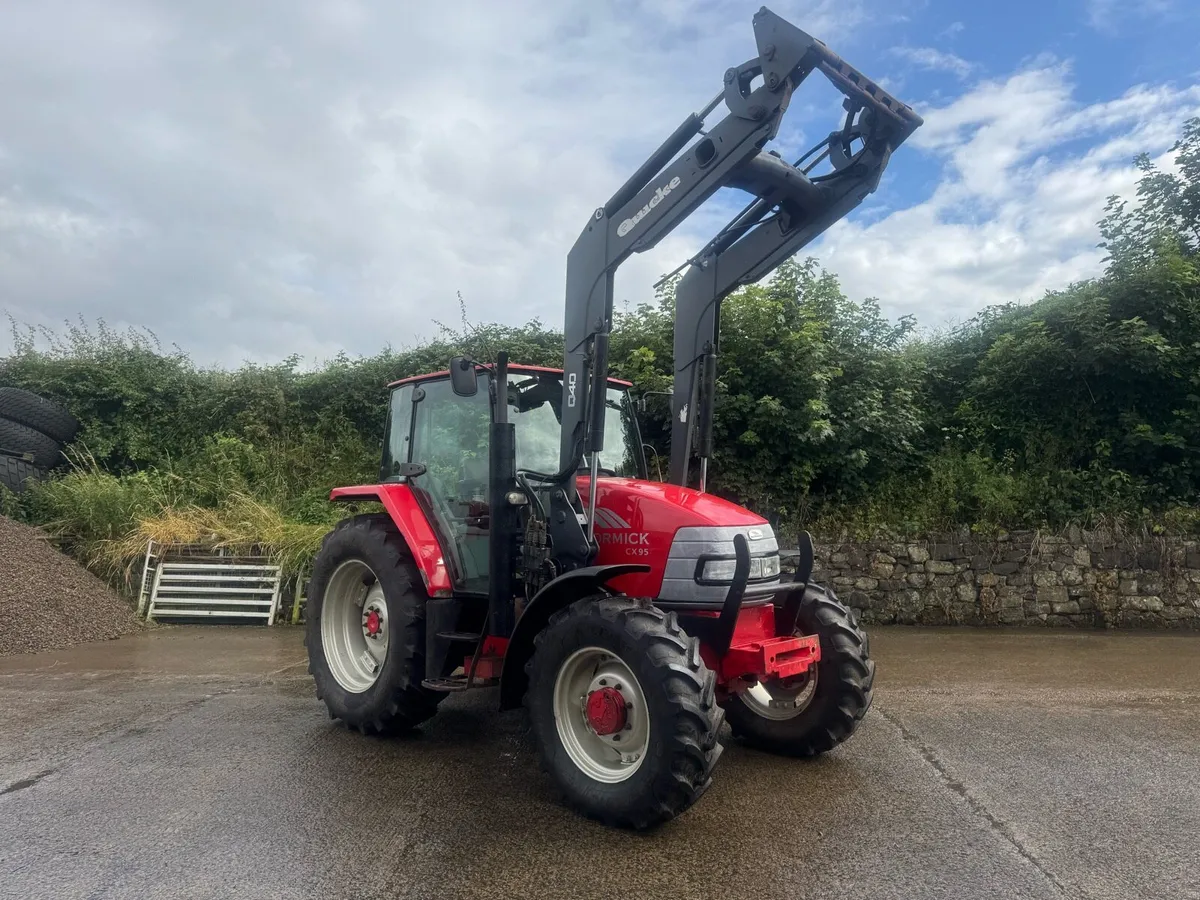McCormick CX95 c/w Quicke Q40 Loader - Image 2