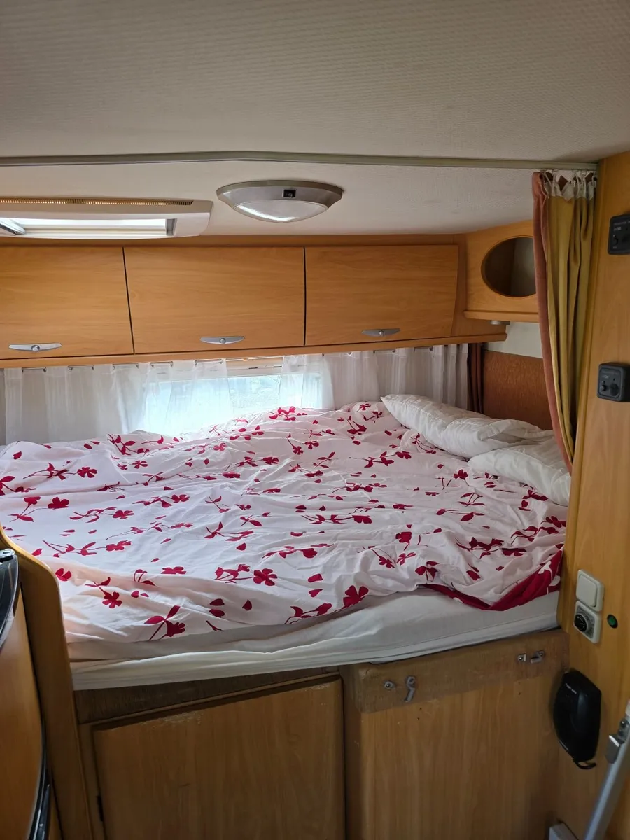 Motorhome - Image 4