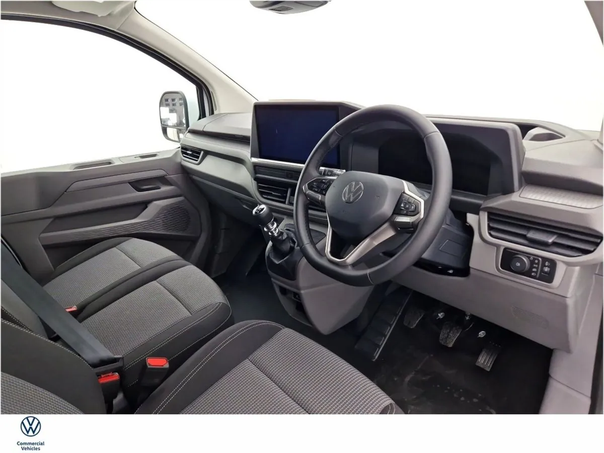 Volkswagen Transporter 30 VAN LWB TRENDLINE 150HP - Image 3