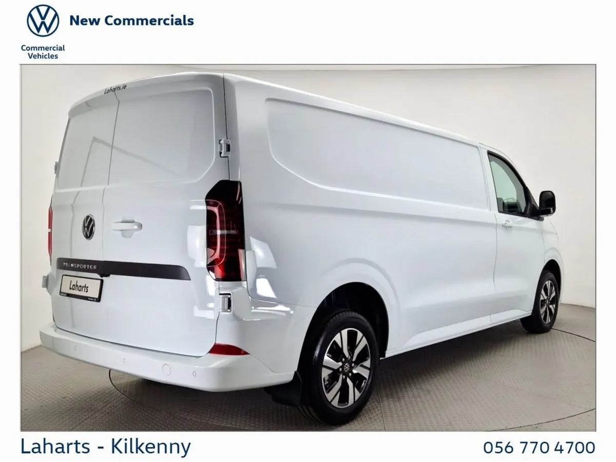 Volkswagen Transporter 30 VAN LWB TRENDLINE 150HP - Image 4