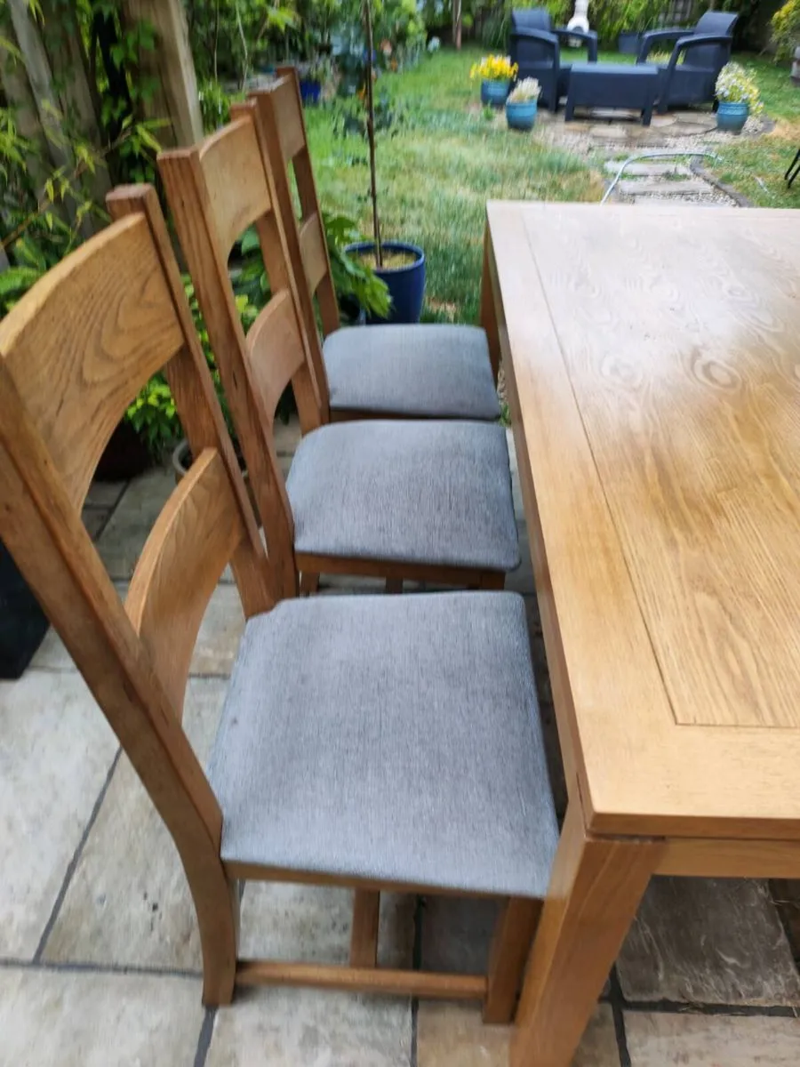 Large table - Image 4