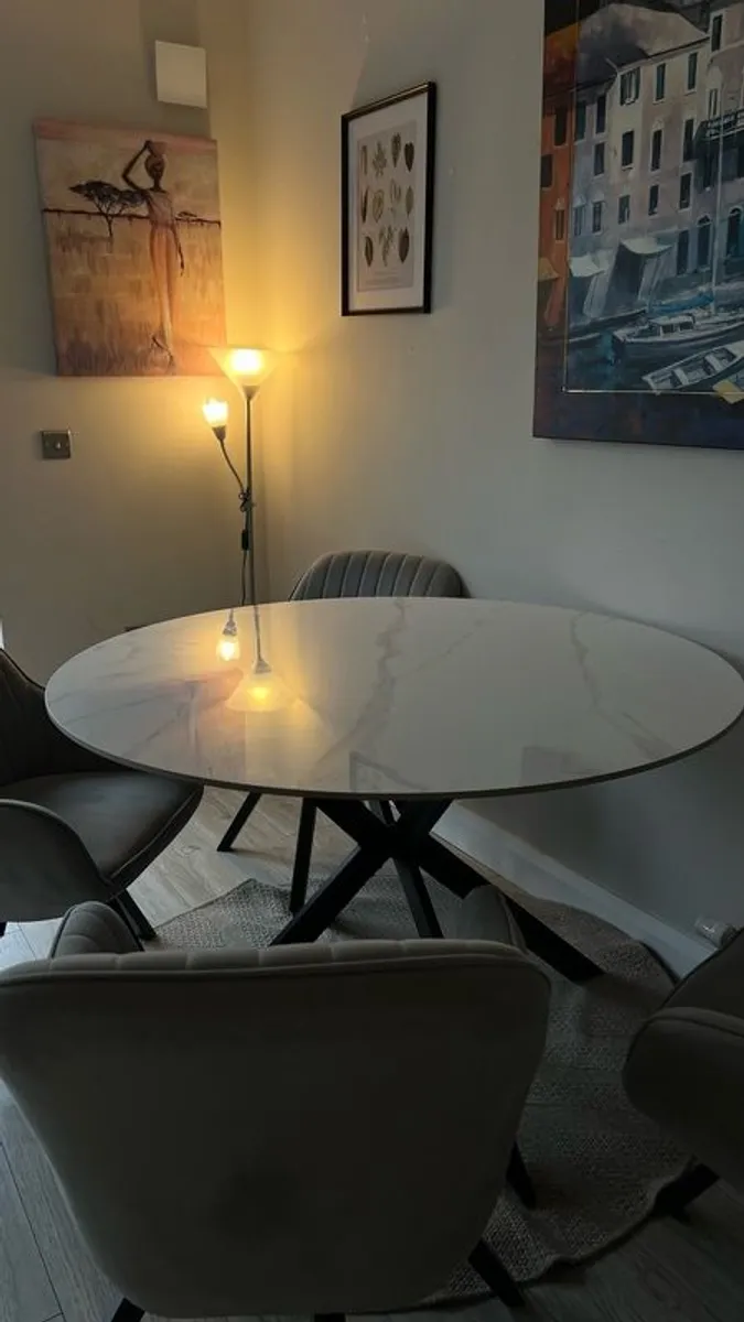 Dining table and chairs - Image 3