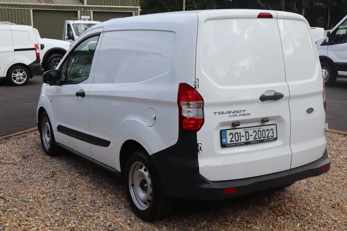 Ford Transit Courier 2020 - Image 4