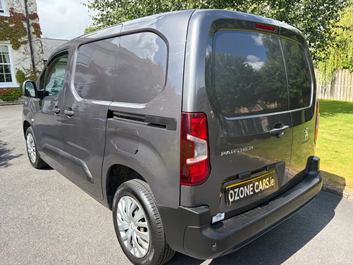 Peugeot Partner PROFESSIONAL L1 B BLUEHDI - Image 2