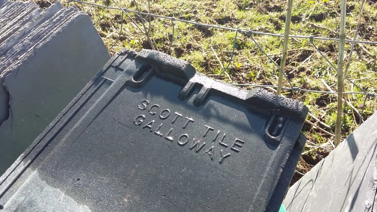 Bangor blue slate chimneypot roof floor ridge tile - Image 2