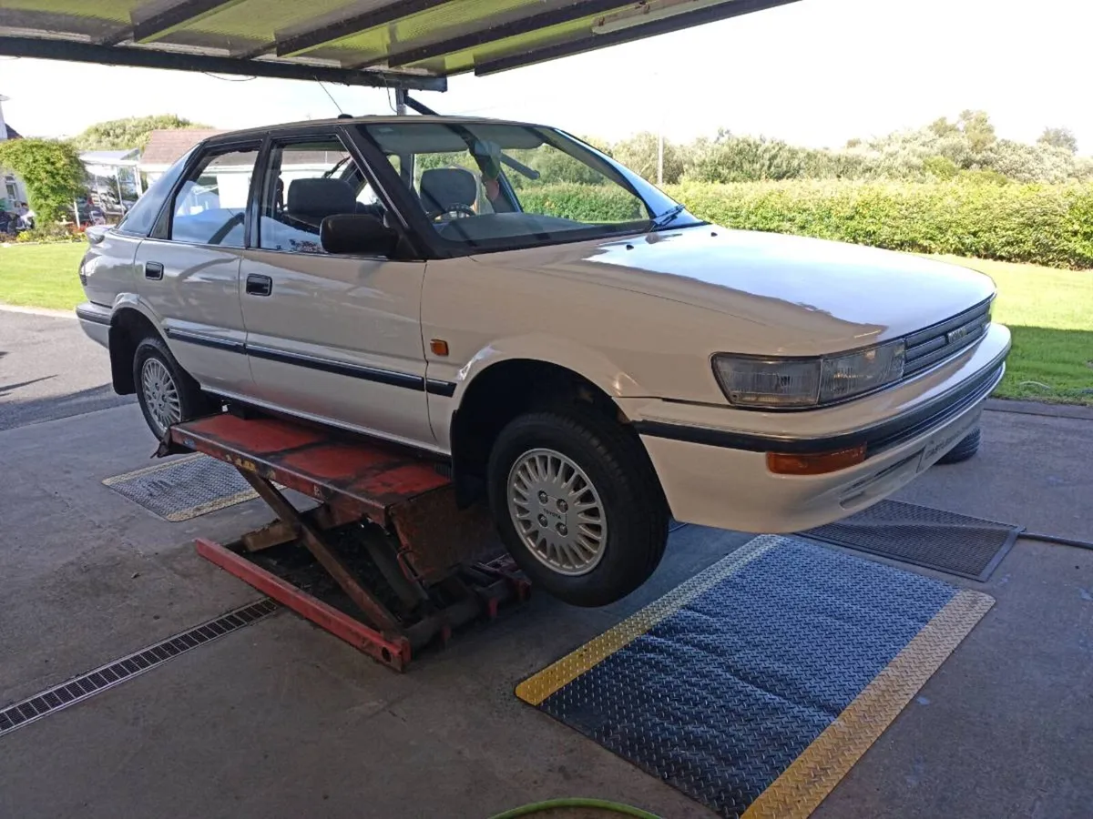 Toyota. Sprinter executive auto