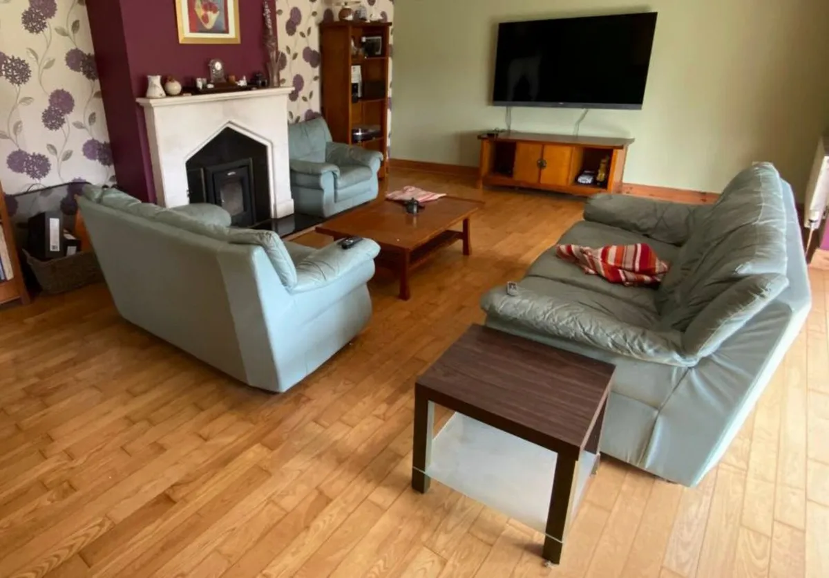 Leather 3 piece suite - Image 1