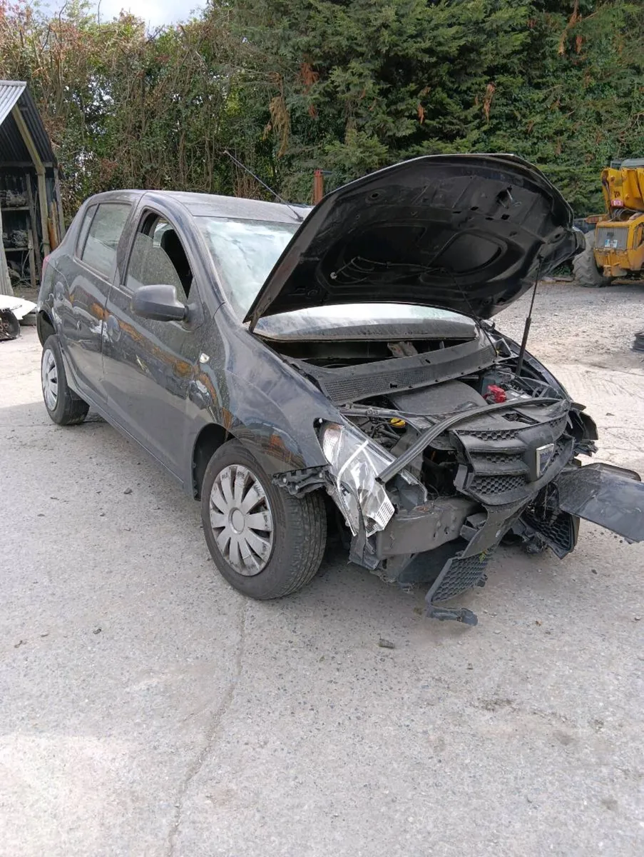 Breaking Dacia sandero 2016 petrol - Image 1