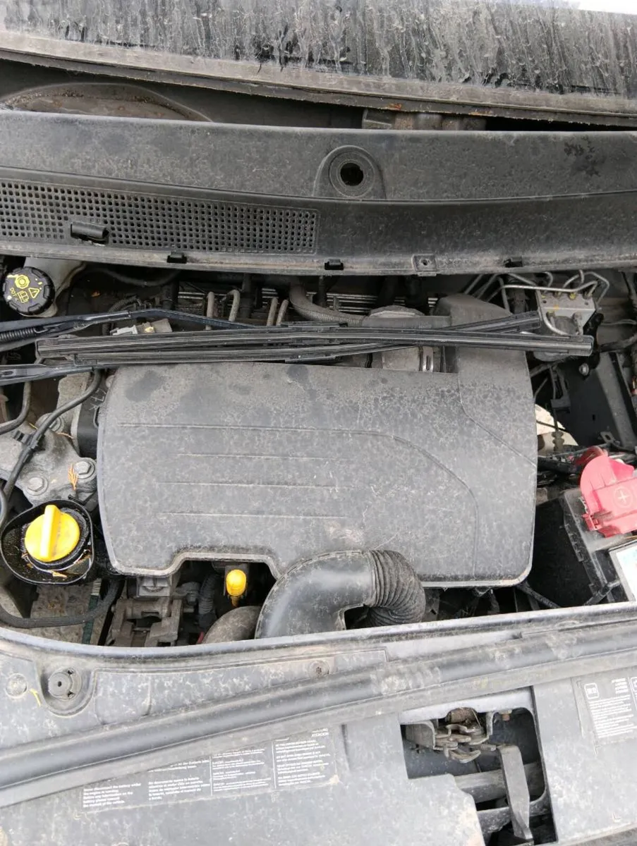 Breaking Dacia sandero 2016 petrol - Image 2