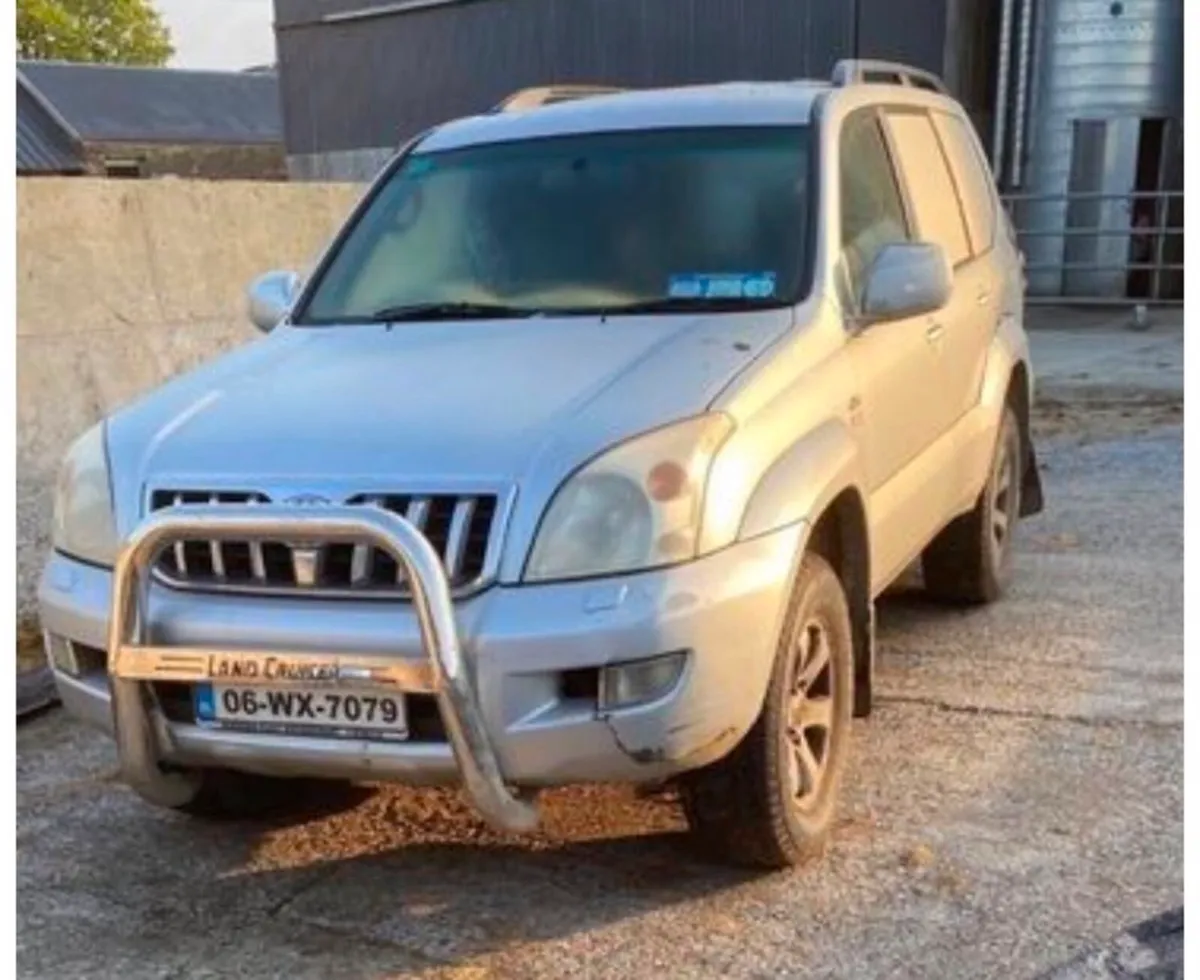 Breaking Toyota Landcruiser - Image 1