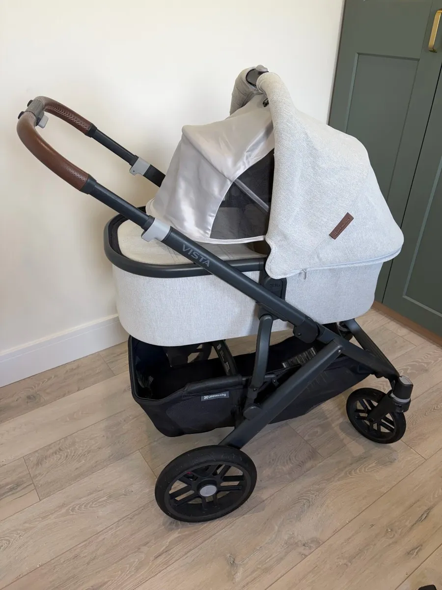 UPPAbaby Vista V2 Complete Travel System Bundle - Image 4