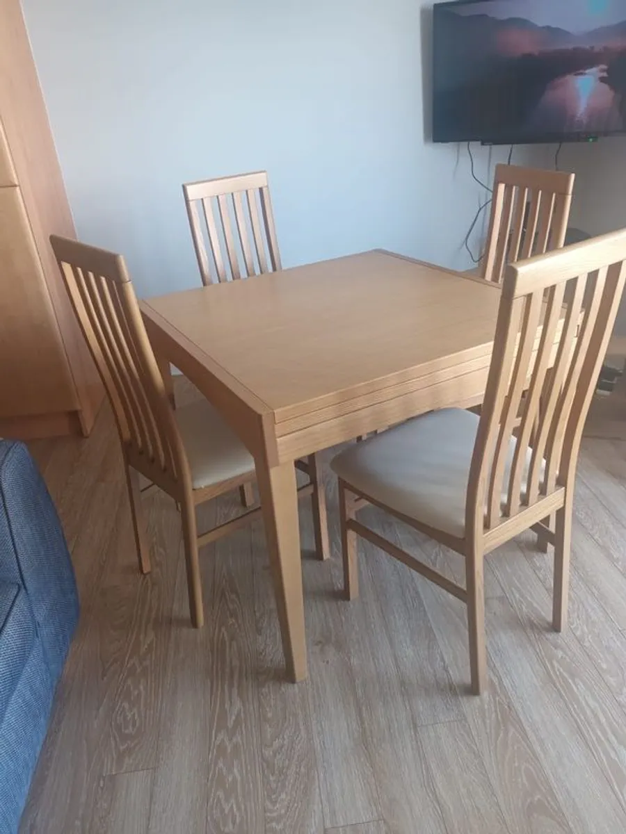 table and chairs - Image 2