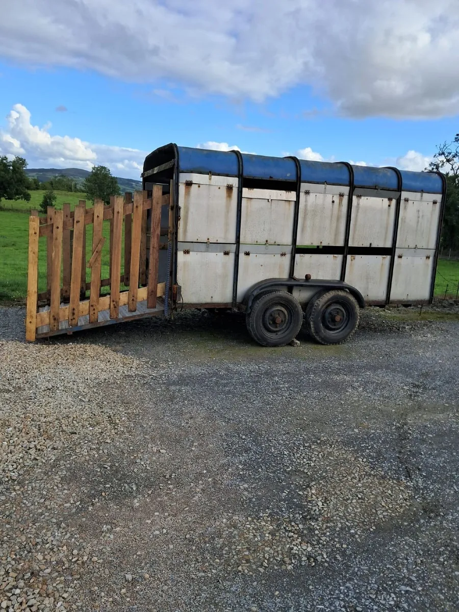 Cattle trailer - Image 1