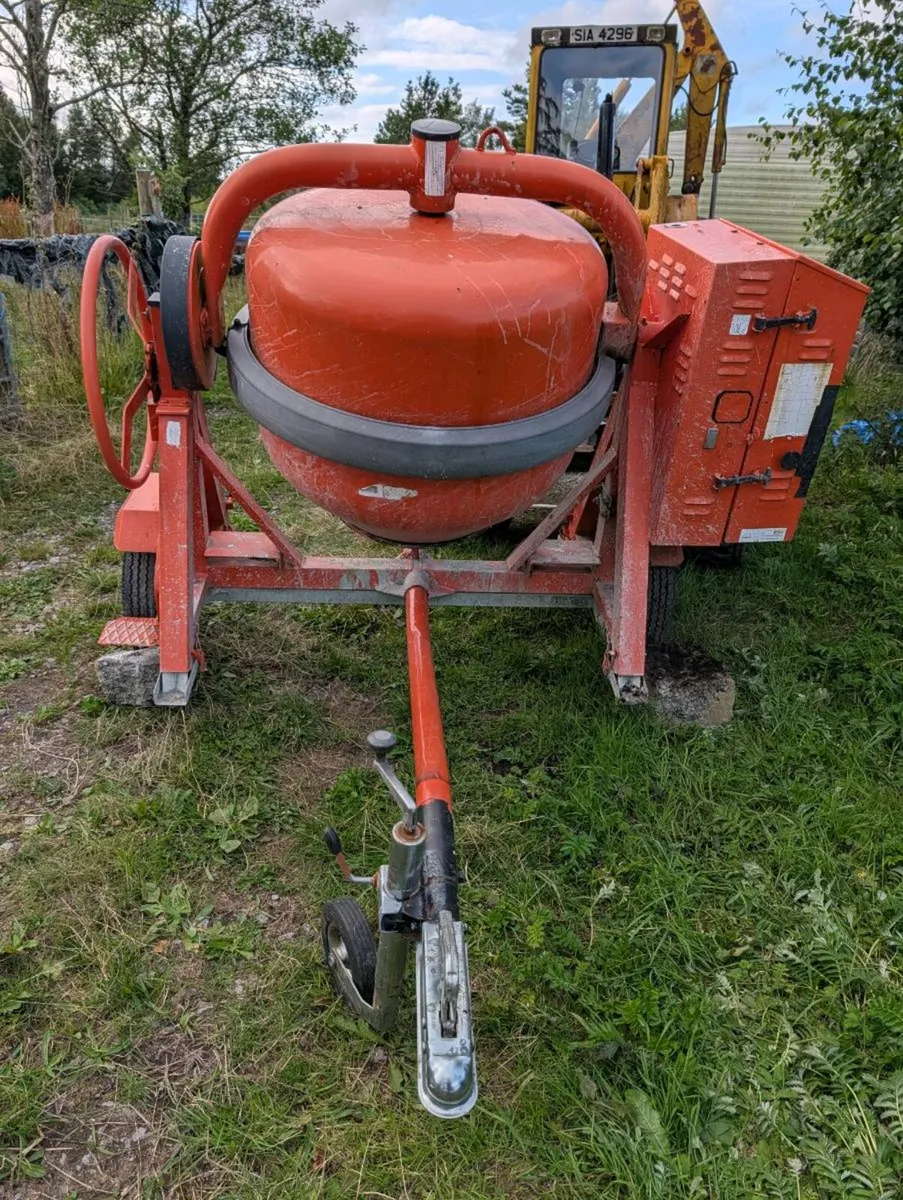 Fast Road Towable 360L Concrete Mixer - Image 2
