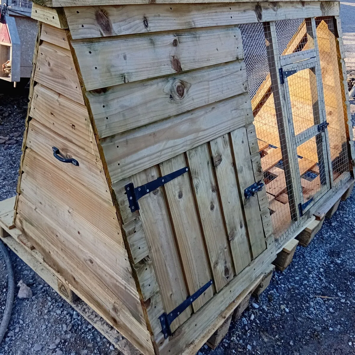 Hen house - Image 2