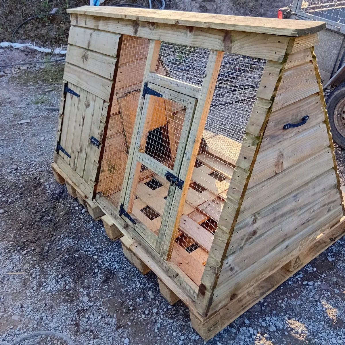 Hen house - Image 3