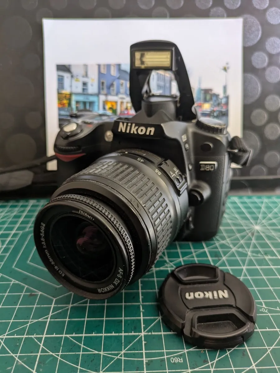 Nikon D80 10 MP CCD🌈💥 sensor DSLR with lens - Image 4