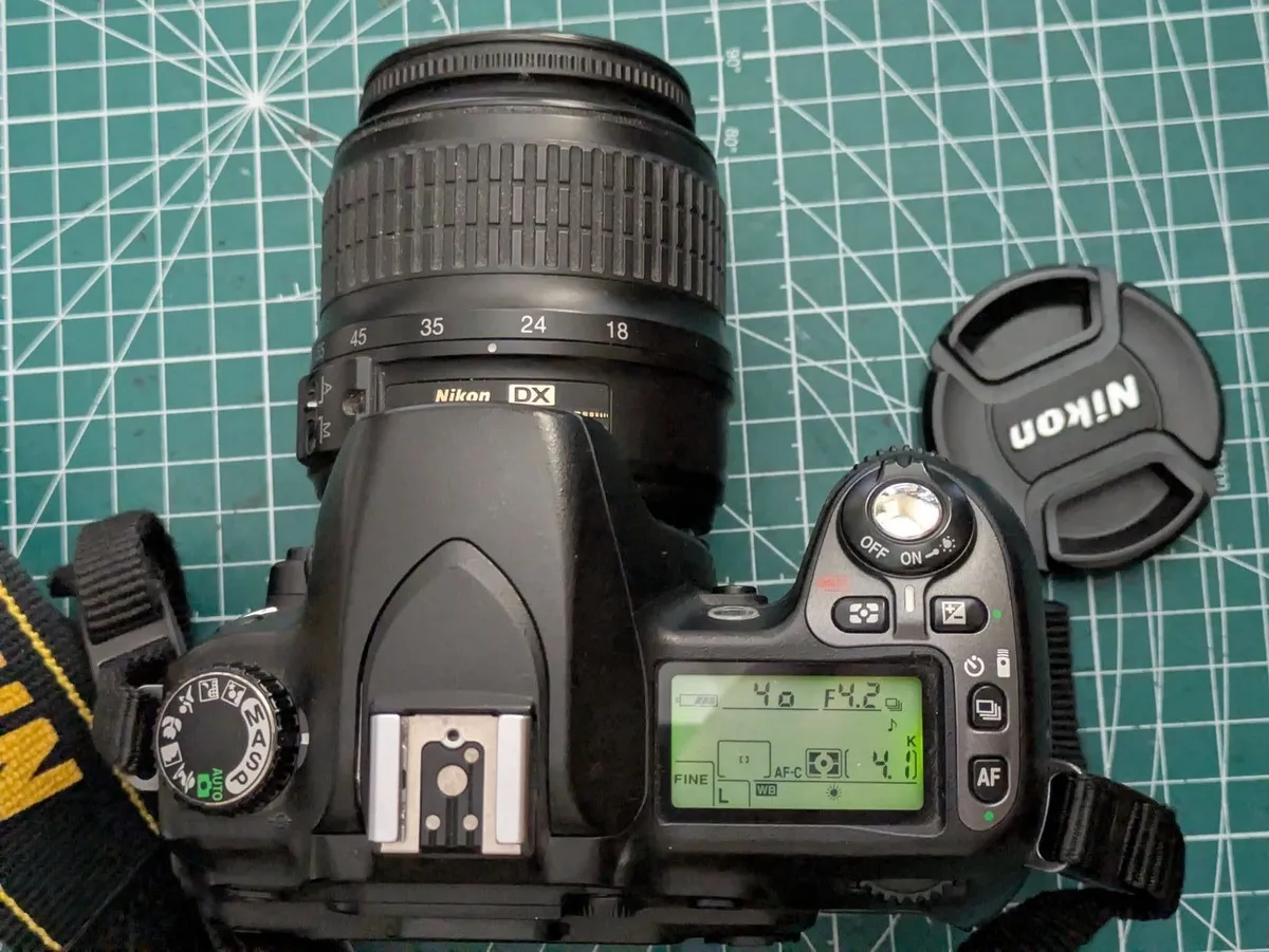 Nikon D80 10 MP CCD🌈💥 sensor DSLR with lens - Image 3